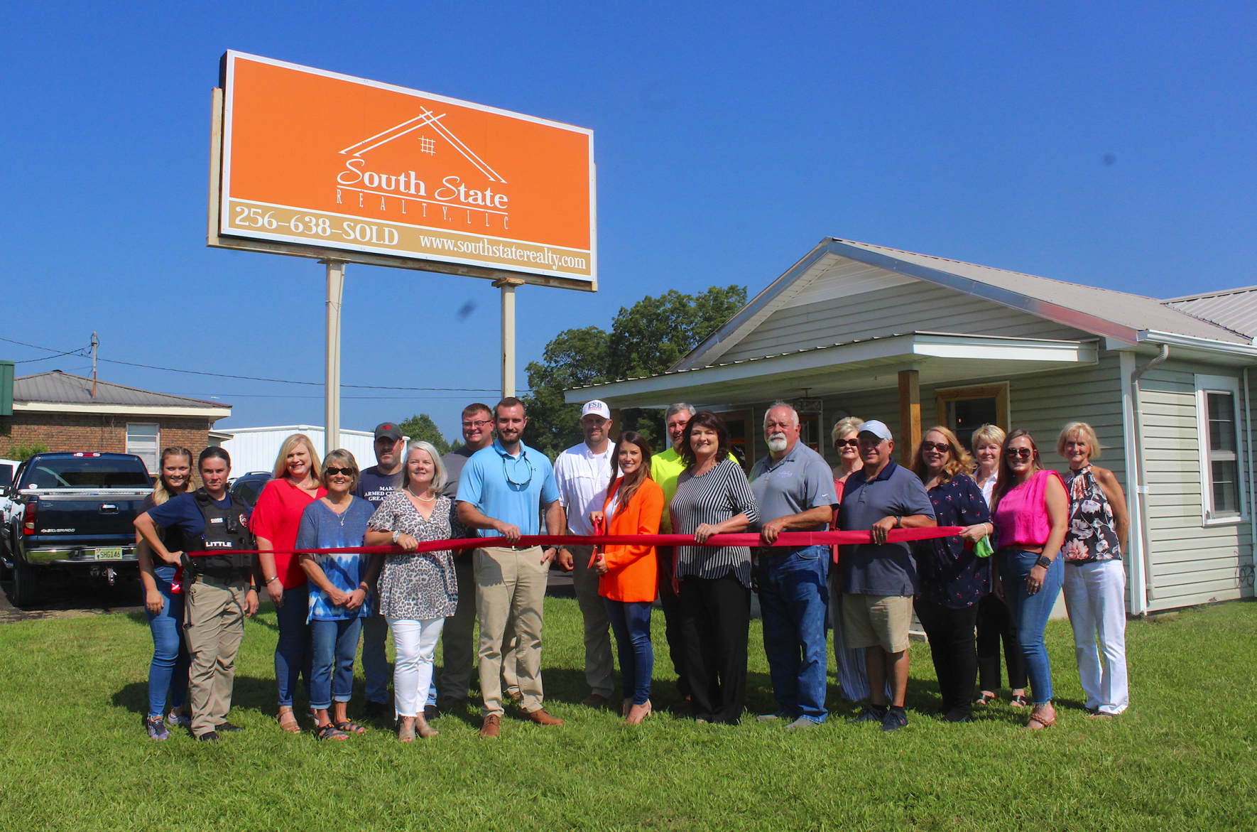 Rainsville welcomes South State Realty with ribbon cutting